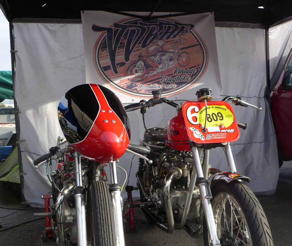 The Bill -Carbu and the 60X2, Dirt-Track Triumph Bonneville before the race.