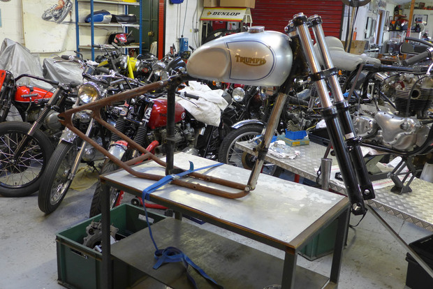 ''Le Bolide'' on the right side powered by Machines et Moteurs.