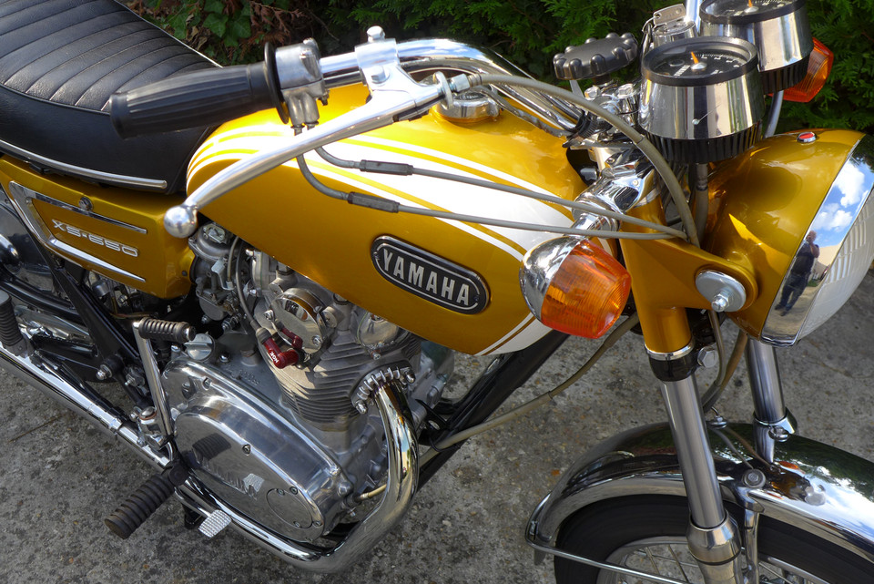 Yamaha 650 XS1B 1971 restaurée par Machines et Moteurs.