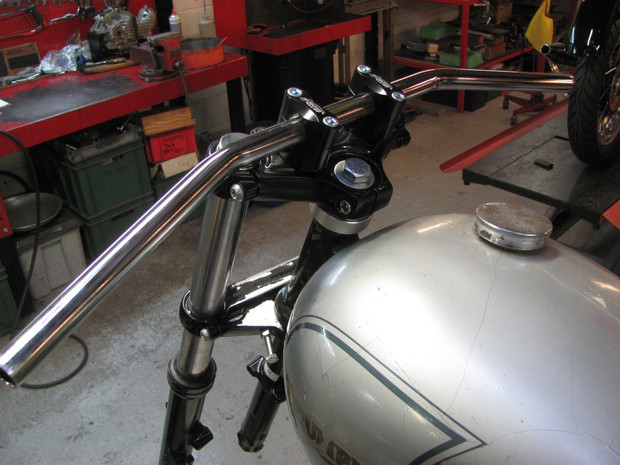 The handlebar of ''Le Bolide'' powered by Triumph fixed on alloy risers.