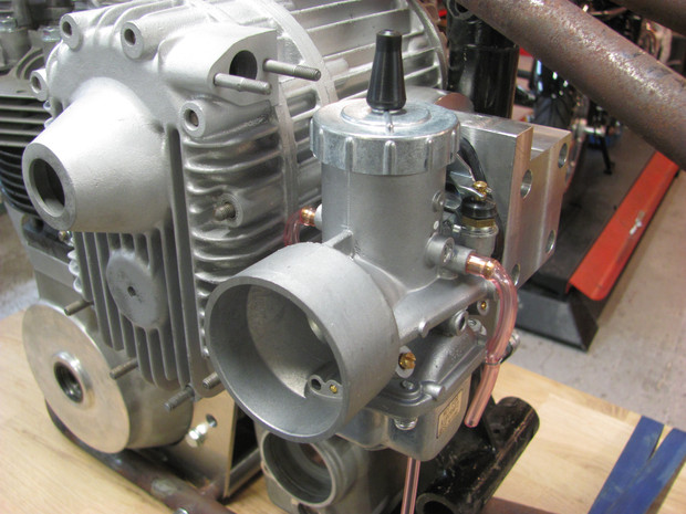 Carburetor Mikuni VM 36 in place on the blower.