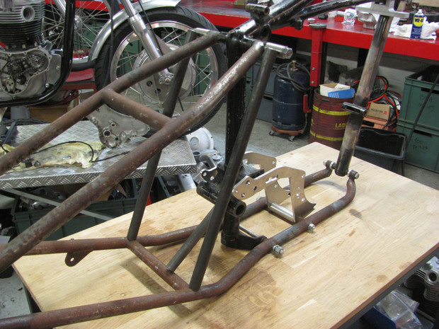 Frame modified for place a blower on Triumph Pré-Unit, by Machines et Moteurs.