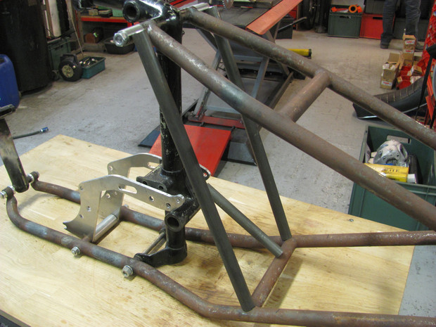 Modified frame left side. For take a supercharger on the Triumph Pré-Unit.