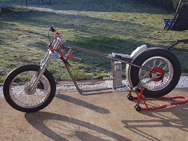 Drag of Vintage Drag Bike Association France, it's Lionel Drag bike with Triumph engine.