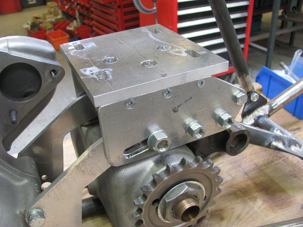 The new bracket of the blower on the Bolide. Triumph Pré-Unit with Supercharger.
