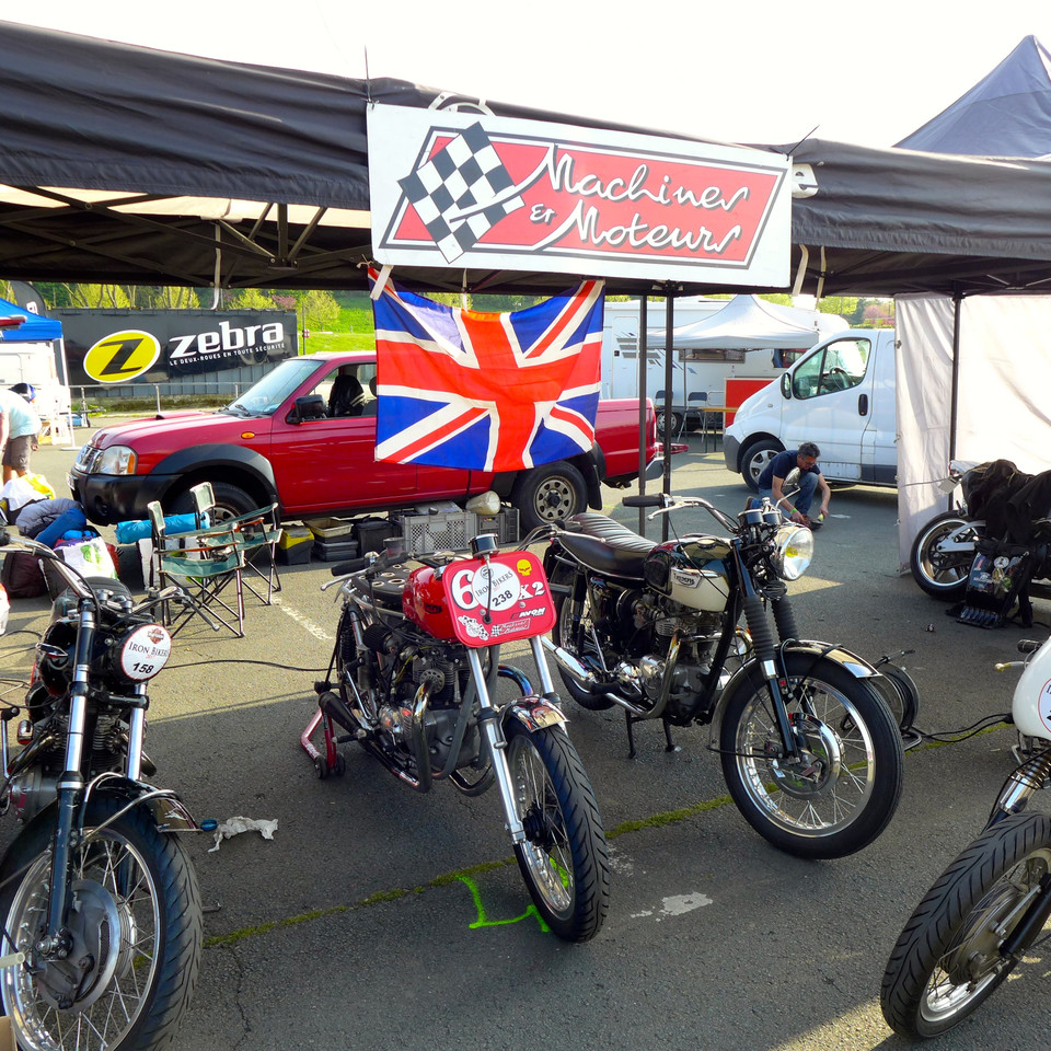 The team Machines et Moteurs on the paddock at Iron bikers 2017.