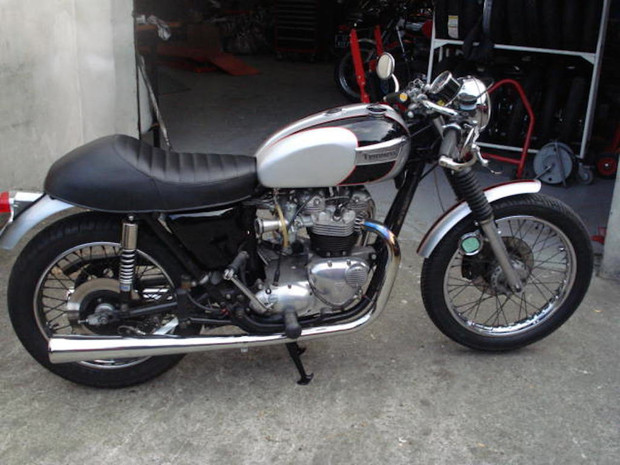 The Triumph Bonneville to Stephan Villeneuve.