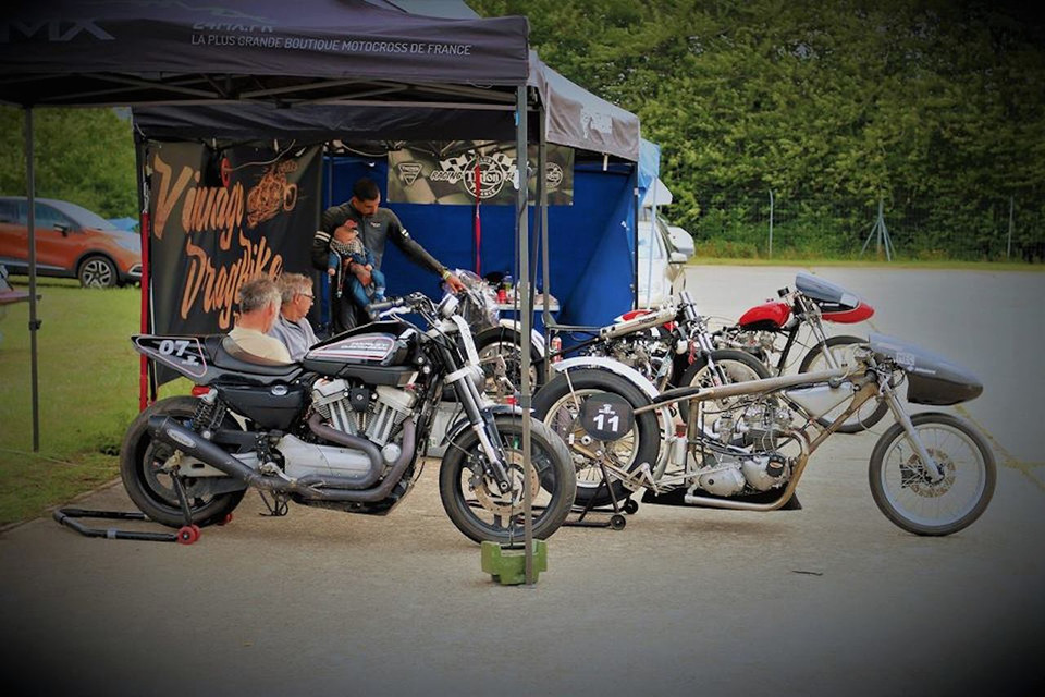 Le paddock du VDBAF à Clastre en Juillet 2017.