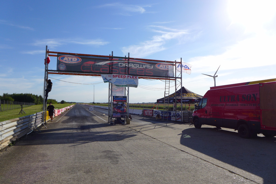 La piste de Clastres, le Dragway avant l'épreuve.