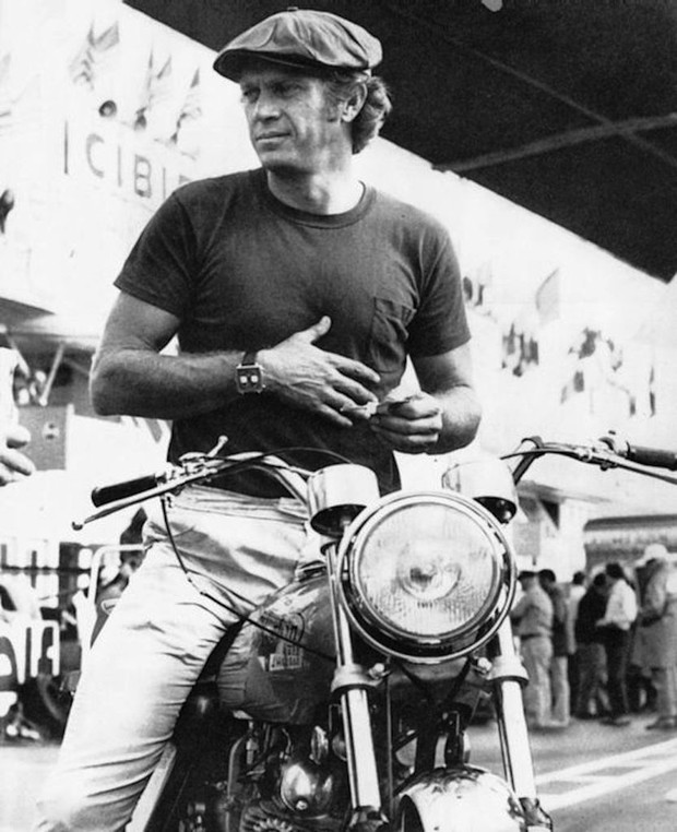Steve Mac Queen on the 750 Norton Commando Roaster 1070.